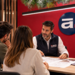 Consulta de diseño con planos arquitectónicos